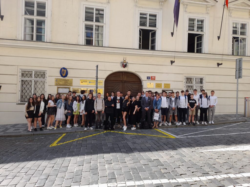 Návštěva Amerického centra a beseda se zástupcem kulturního atašé americké ambasády