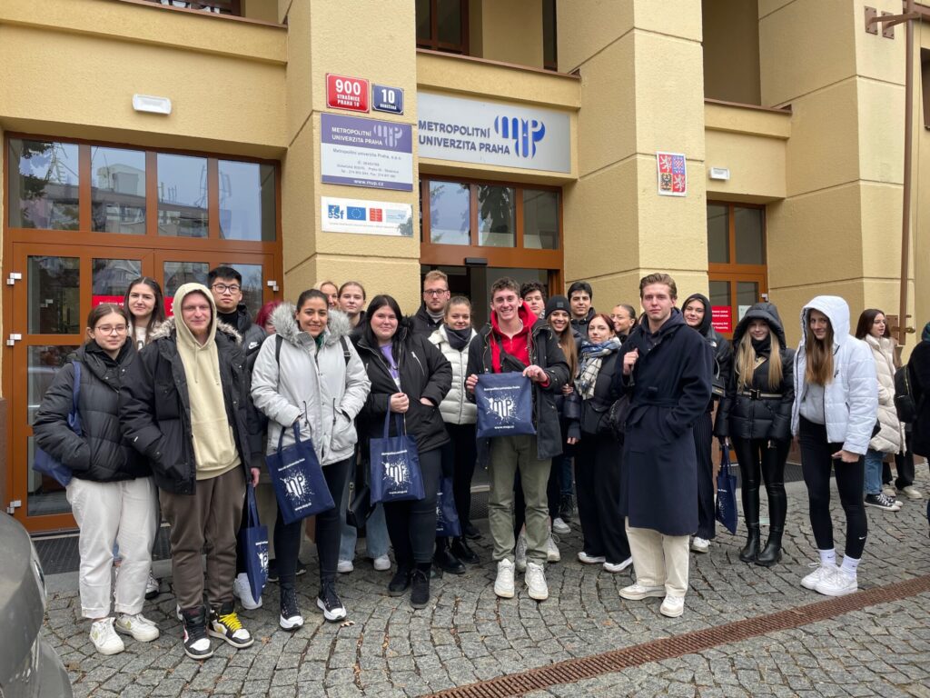 DEBATNÍ A PŘEDNÁŠKOVÝ DEN pro střední školy na Metropolitní univerzitě Praha